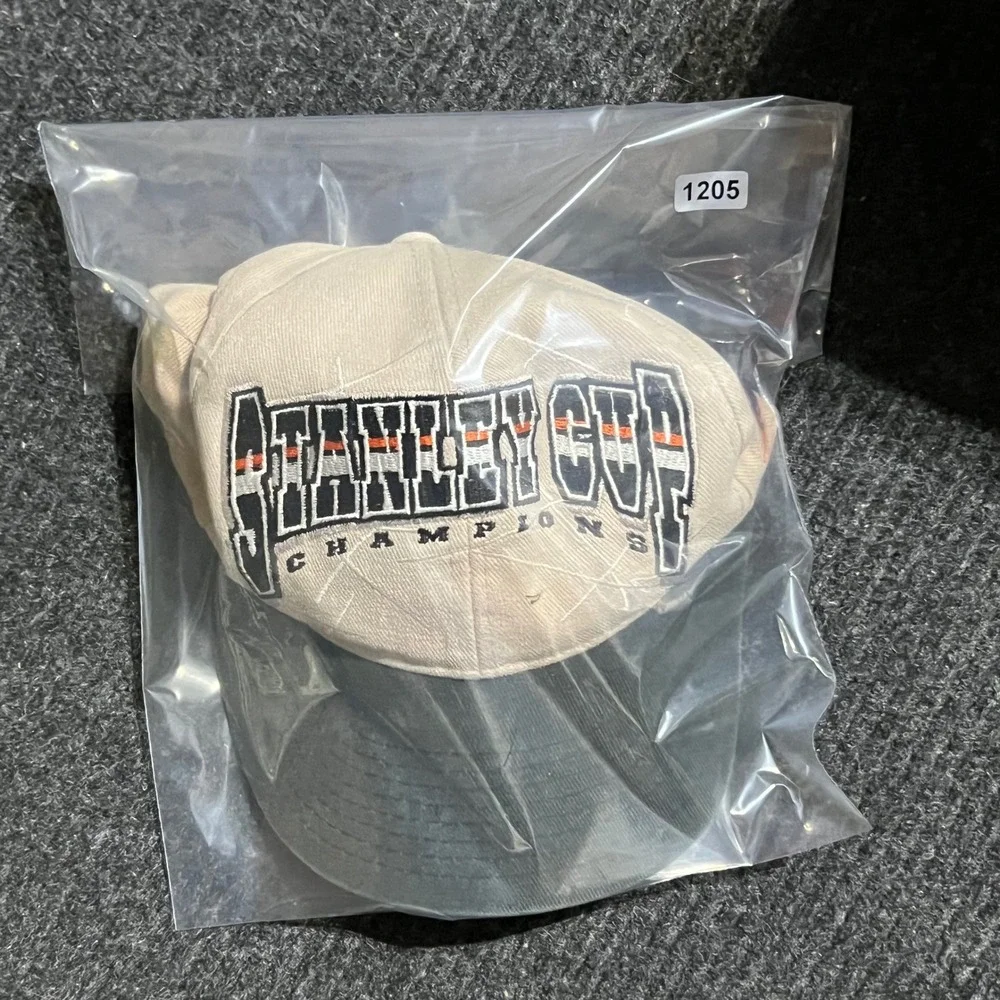 Vintage Starter Hat Snapback Mens OSFA Beige 1996 Stanley Cup Champions NHL Cap